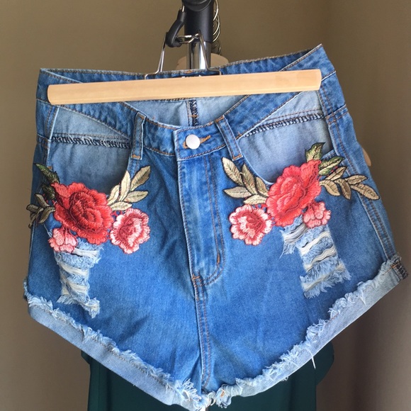 Rosebud shorts. - Picture 3 of 4